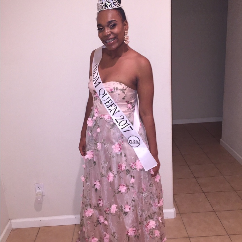 Pink 3D flowered Prom Dress